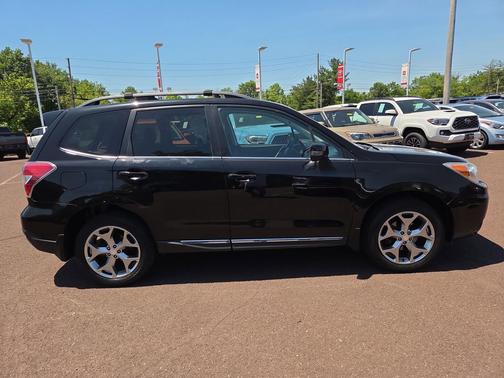 Crystal Black Pearl 2015 Subaru Forester 2.5i Touring