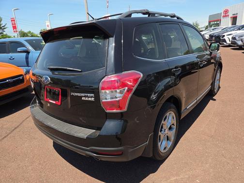Crystal Black Pearl 2015 Subaru Forester 2.5i Touring