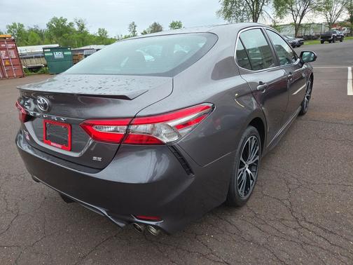 Predawn Gray Mica 2018 Toyota Camry XLE