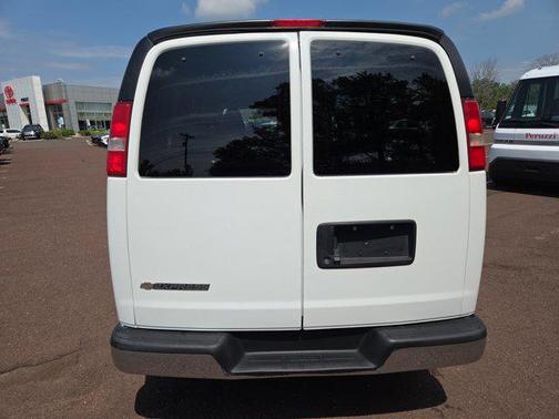 2017 Chevrolet Express 3500 LT