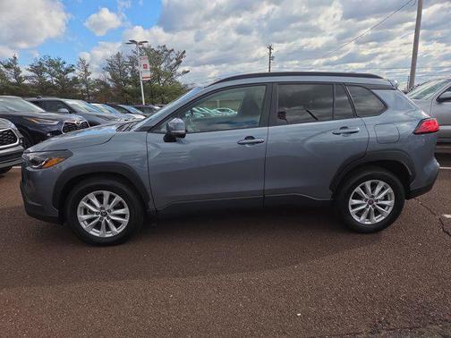 2024 Toyota Corolla Cross LE