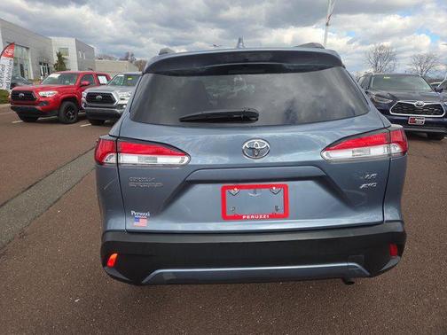 2024 Toyota Corolla Cross LE