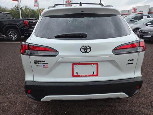 2025 Toyota Corolla Cross XLE