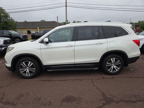 White 2018 Honda Pilot EX-L