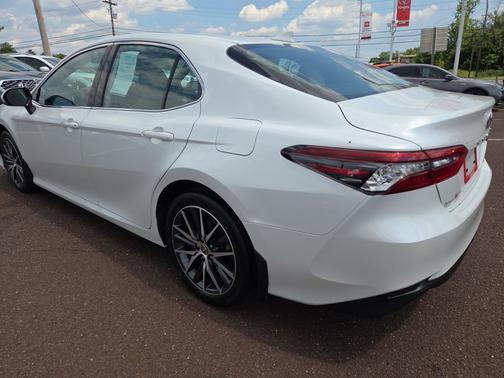 Wind Chill Pearl 2023 Toyota Camry XLE