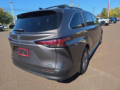 2021 Toyota Sienna LE