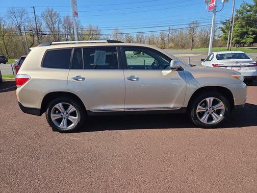 Sandy Beach Metallic 2013 Toyota Highlander Limited