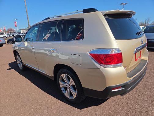 Sandy Beach Metallic 2013 Toyota Highlander Limited