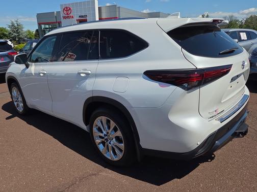 Wind Chill Pearl 2024 Toyota Highlander Limited