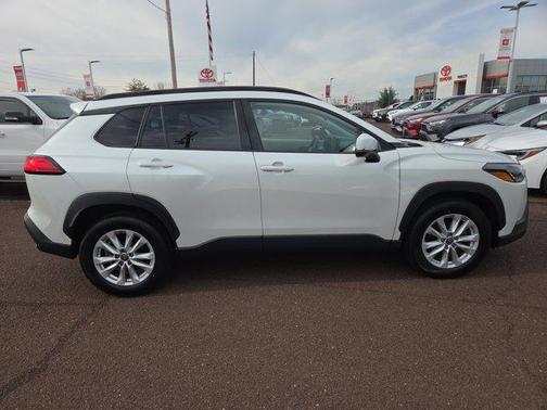 2022 Toyota Corolla Cross LE