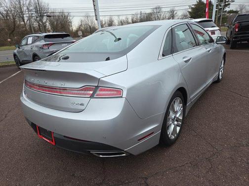 2016 Lincoln MKZ Base