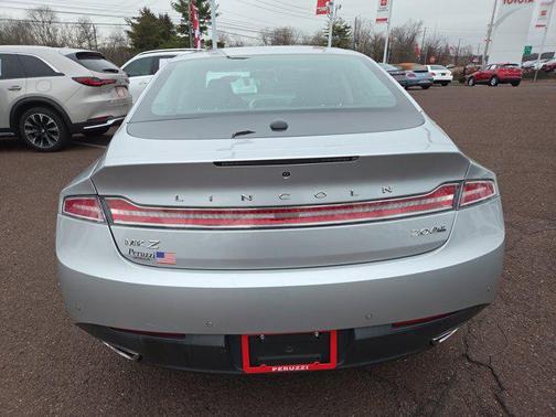 2016 Lincoln MKZ Base