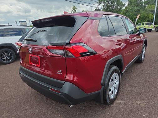 2024 Toyota RAV4 LE