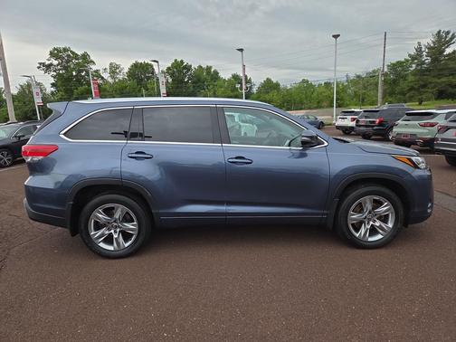 Shoreline Blue Pearl 2017 Toyota Highlander Limited