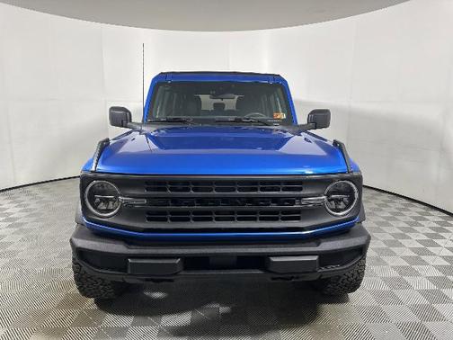 VELOCITY BLUE METALLIC 2023 Ford Bronco