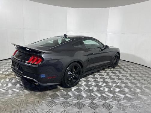 2022 Ford Mustang 