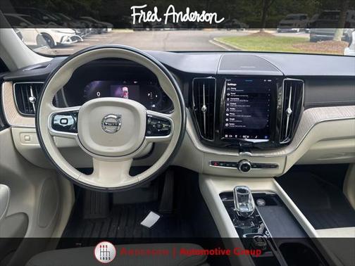 2022 Volvo XC60 B5 Inscription