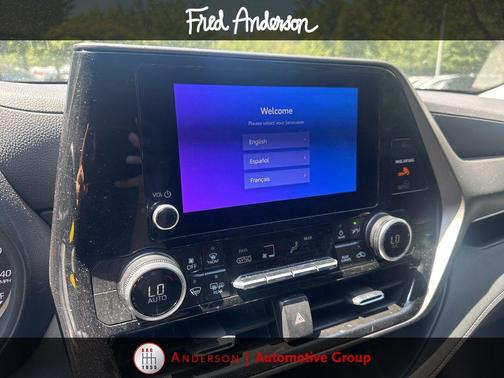 Midnight Black Metallic 2025 Toyota Highlander LE