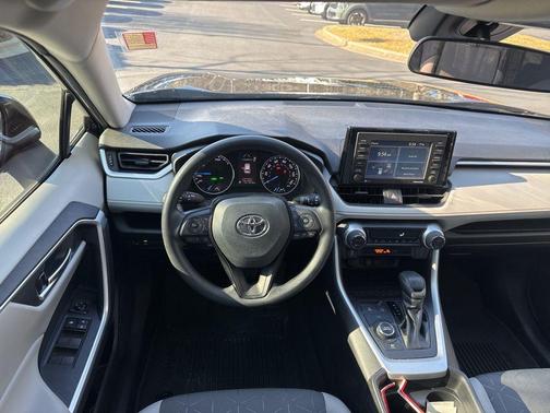 2021 Toyota RAV4 Hybrid XLE