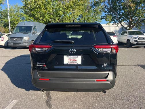 2025 Toyota RAV4 Hybrid SE