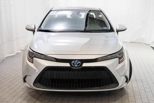 Classic Silver Metallic 2021 Toyota Corolla Hybrid SE