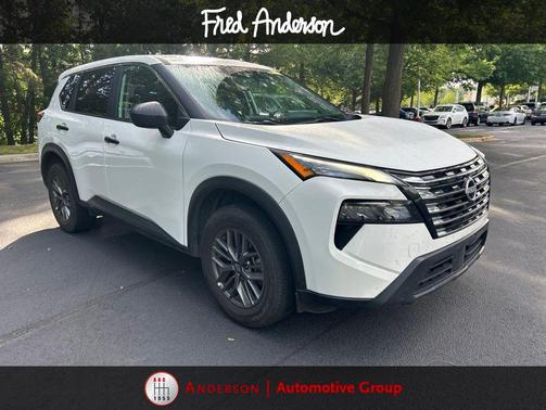 Glacier White 2024 Nissan Rogue S