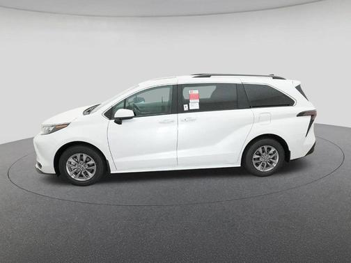 Wind Chill Pearl 2026 Toyota Sienna XLE