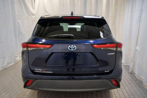 2021 Toyota Highlander Hybrid XLE