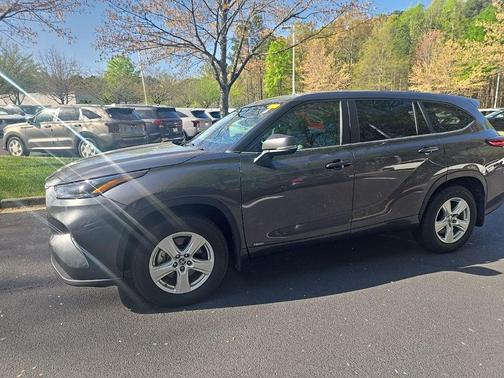 Magnetic Gray Metallic 2023 Toyota Highlander Hybrid LE