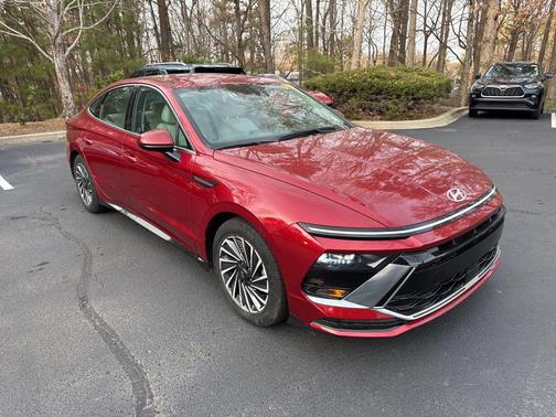 2024 Hyundai SONATA Hybrid SE