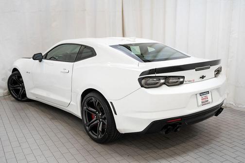Summit White 2019 Chevrolet Camaro 1SS