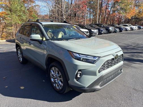 2022 Toyota RAV4 XLE Premium