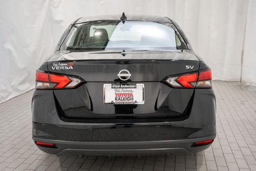 2023 Nissan Versa 1.6 SV