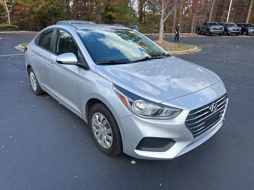 2022 Hyundai Accent SE