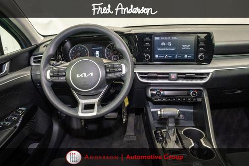 Everlasting Silver 2022 Kia K5 LX