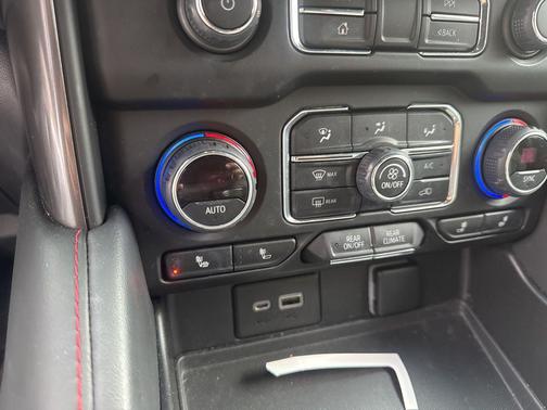 2022 Chevrolet Tahoe 4WD RST