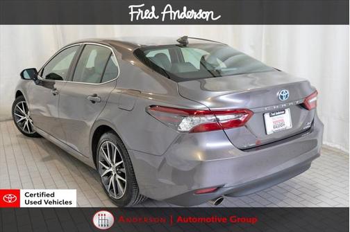 2022 Toyota Camry Hybrid XLE