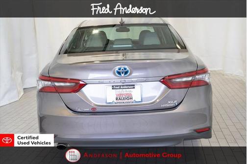 2022 Toyota Camry Hybrid XLE