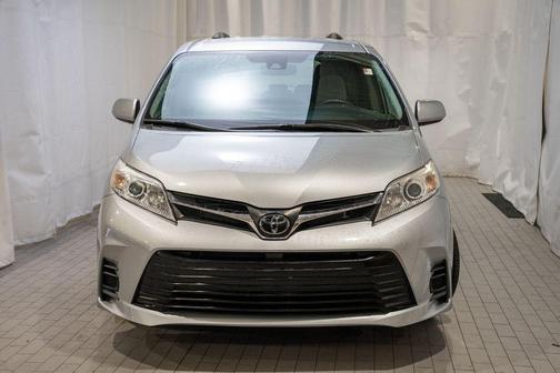 2019 Toyota Sienna LE