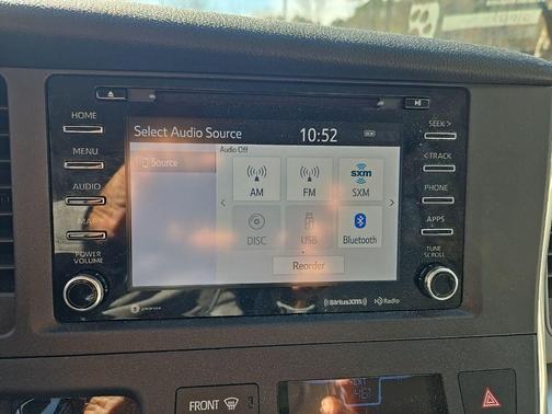 2019 Toyota Sienna LE