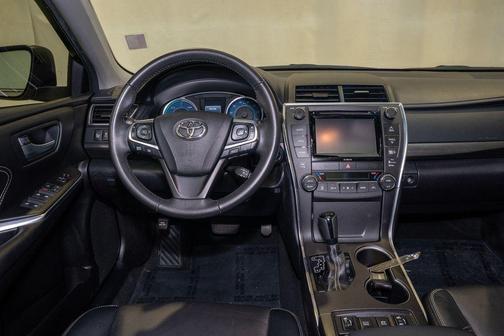 2017 Toyota Camry Hybrid XLE