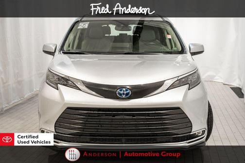 2024 Toyota Sienna XLE 8 Passenger