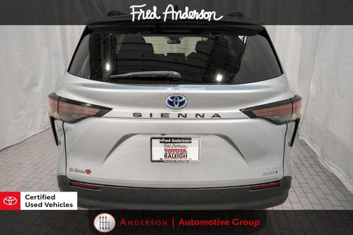 2024 Toyota Sienna XLE 8 Passenger
