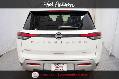 Pearl White Tricoat 2022 Nissan Pathfinder SL 2WD