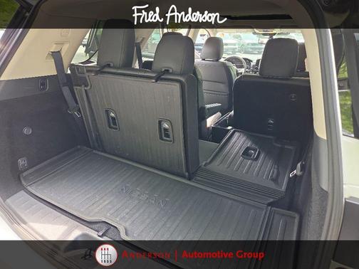 Pearl White Tricoat 2022 Nissan Pathfinder SL 2WD