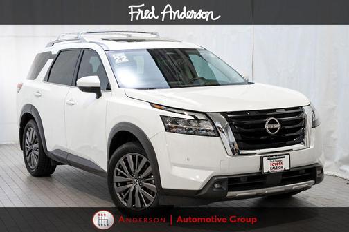 Pearl White Tricoat 2022 Nissan Pathfinder SL 2WD