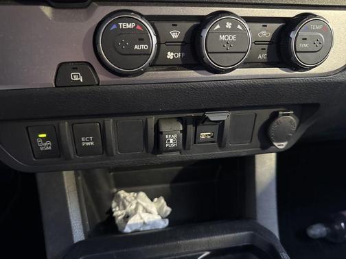 2022 Toyota Tacoma SR5