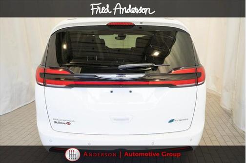 2022 Chrysler Pacifica Hybrid Touring L