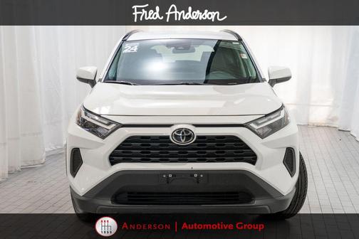 Ice Cap 2024 Toyota RAV4 XLE