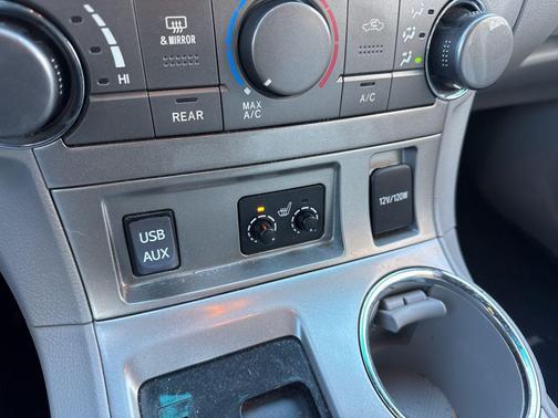 2012 Toyota Highlander SE